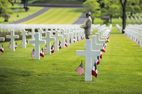 Memorial day op de Amerikaanse begraafplaats in Frankrijk — Stockfoto