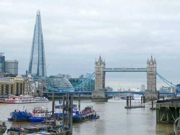 Лондонский Тауэрский Мост Облачный День — стоковое фото