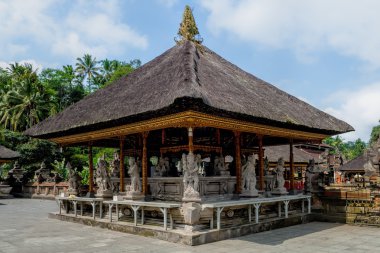 Tapınak tirta empul