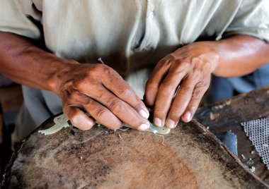 Java ile kuklalar yaparken eller