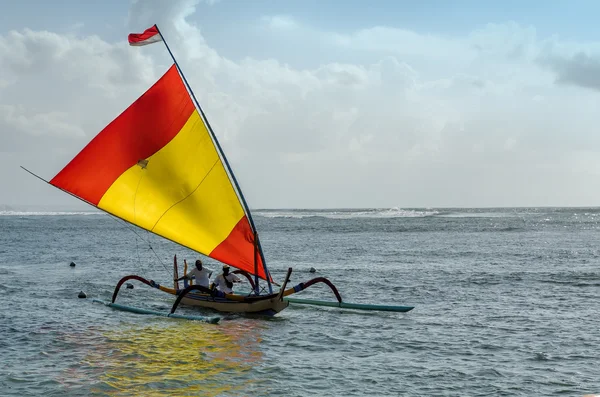 バリ島の漁師のボート — ストック写真