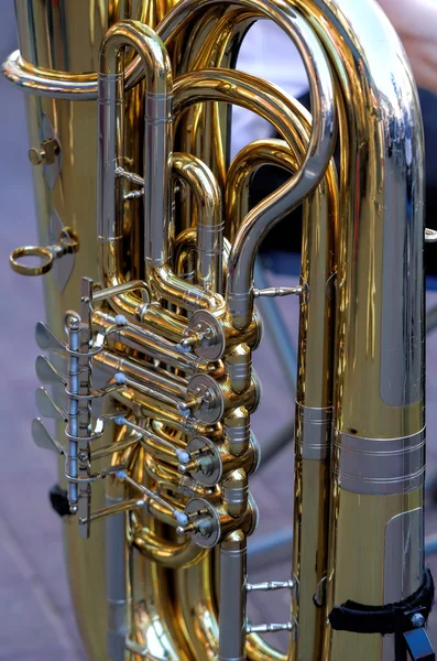 Tuba musik och reflektion — Stockfoto