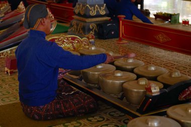 Gamelan geleneksel Orkestrası
