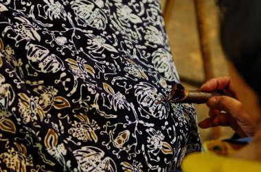 Bir batik yapım süreci