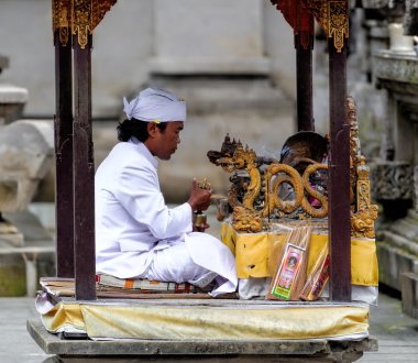 Hindu geleneksel giysiler içinde