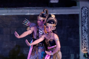 Geleneksel Cava dans