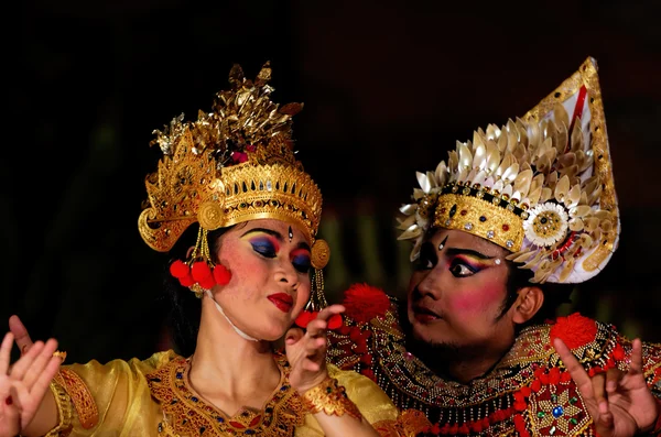 Традиционные танцы на Бали — стоковое фото