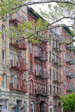 New York sokağı ve restoranı.