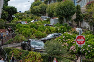 San Francisco 'daki Lombard Caddesi.