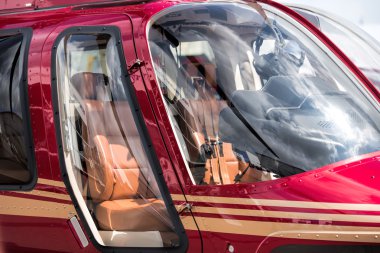 Boş helikopter kokpit