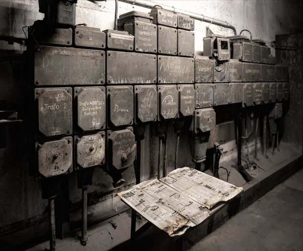 오래 된 산업 회로 차단기 — 스톡 사진