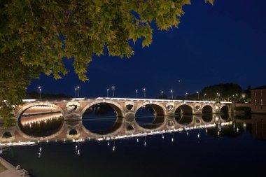 Toulouse 'da gece köprüsü