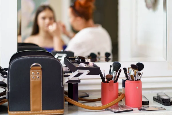 Make up artist work in her beauty visage studio salon — Stock Photo, Image