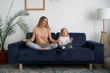 Anne-kız anları. Nesiller