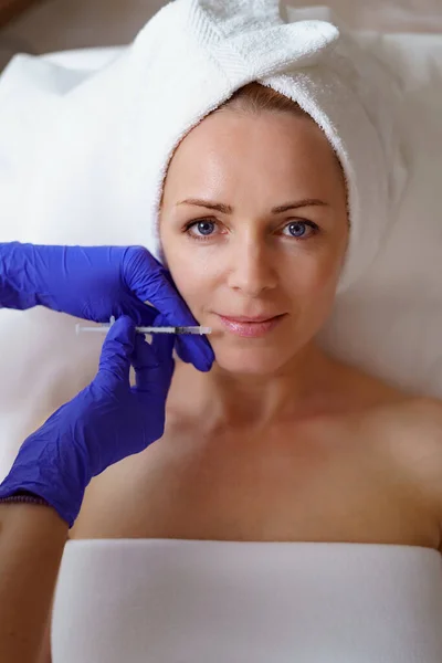 Close up of cosmetic botox injection — Stock Photo, Image