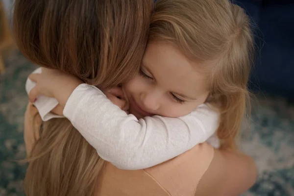 Momentos de mamá e hija. Generaciones —  Fotos de Stock