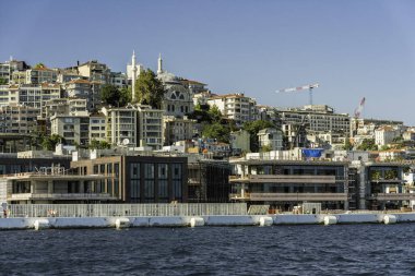 Galata Kulesi kıyısında yeni inşaat binaları, deniz manzarası, İstanbul