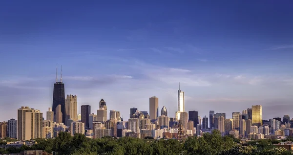 Chicago manzarası günbatımı panorama — Stok fotoğraf