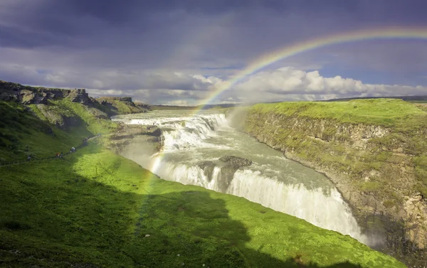 Gulfloss waterval met regenboog in IJsland — Stockfoto