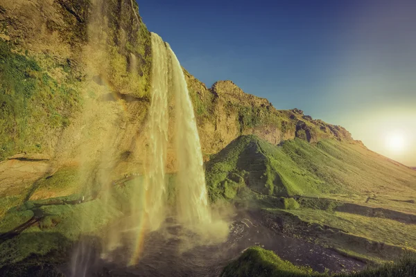 Cachoeira Seljalandsfoss na Islândia do Sul — Fotografia de Stock