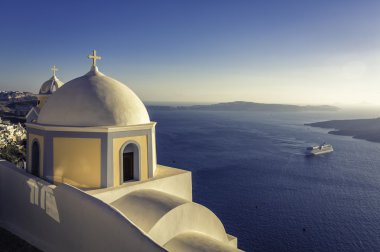 Küçük kilisede geleneksel: Thira, Santorini, Yunanistan