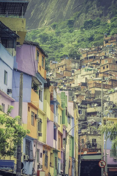 Kåkstad favelan i Rio de Janeiro, Brasilien — Stockfoto