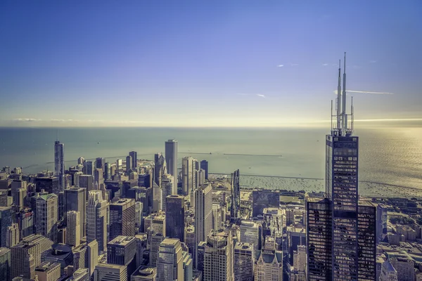 Východ slunce nad Chicago finanční okres letecký pohled — Stock fotografie