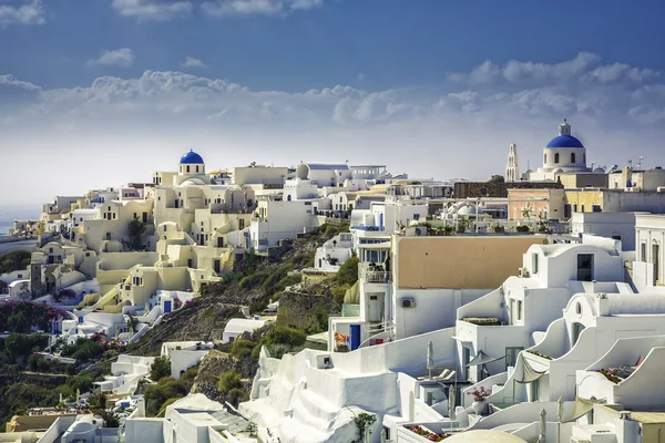 Dorp Oia in Santorini eiland, Griekenland — Stockfoto