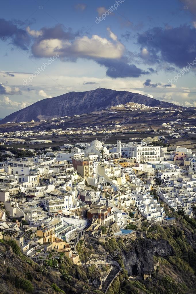 View of beautiful Fira village on Island of Santorini in Greece — Stock ...