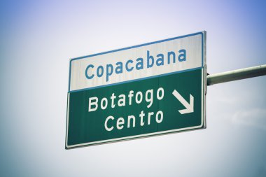 Copacabana plaj yol işareti