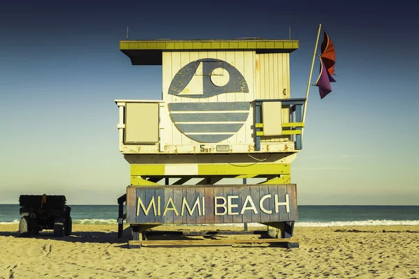 Lifeguard Tower in South Beach — Stock Photo, Image