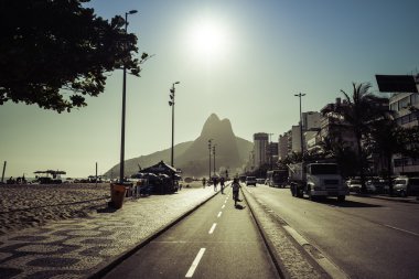 Ipanema Plajı üzerinde rahatlatıcı kişi