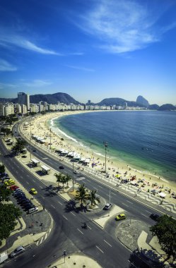 Copacabana Plajı ve Sugar Loaf Dağı