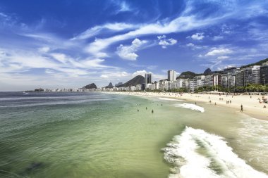 Copacabana Plajı ile cityscape Rio de Janeiro