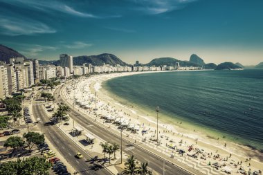 Copacabana Plajı ve Sugar Loaf Dağı