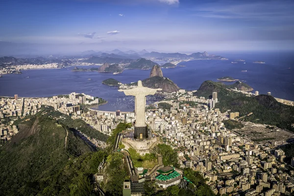 Christus en Botafogo Bay van hoge hoek — Stockfoto