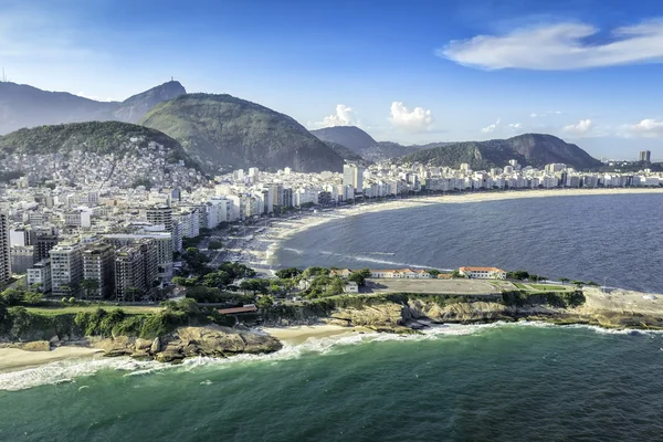 Copacabana beach in rio de janeiro, Brazílie — Stock fotografie
