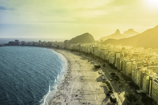 Playa de Copacabana en Rio De Janeiro, Brasil —  Fotos de Stock