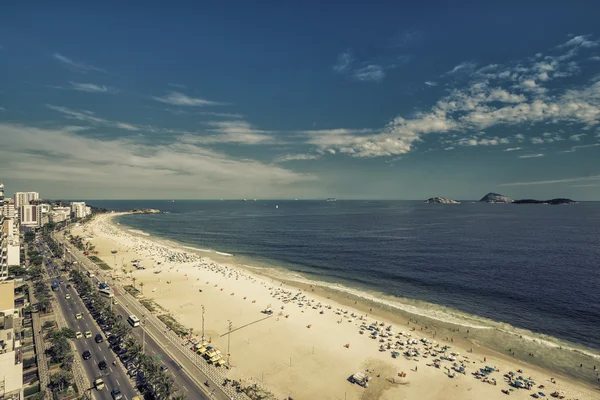 Strand van copacabana in Rio de Janeiro, Brazilië — Stockfoto