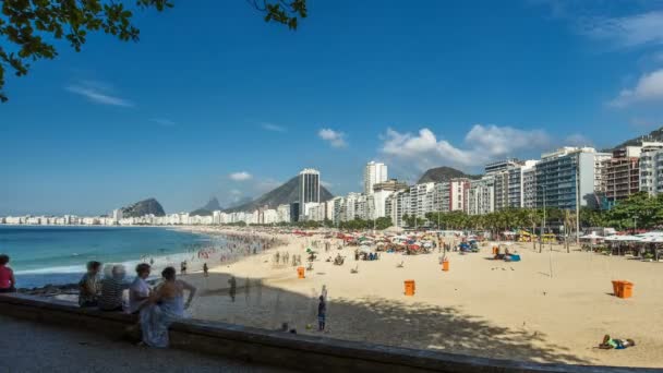 Zatłoczonej plaży Copacabana — Wideo stockowe