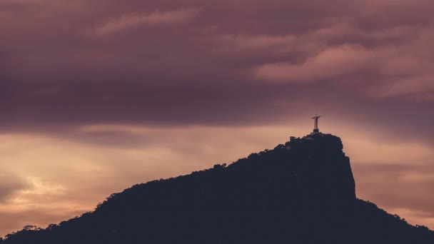 Λόφο του Corcovado και Χριστός με σύννεφα — Αρχείο Βίντεο