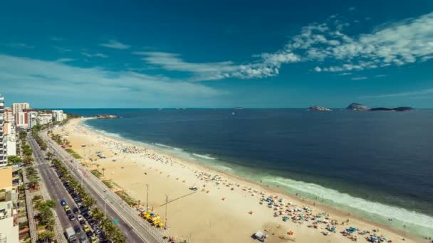 Playa de Copacabana en Río de Janeiro — Vídeo de stock