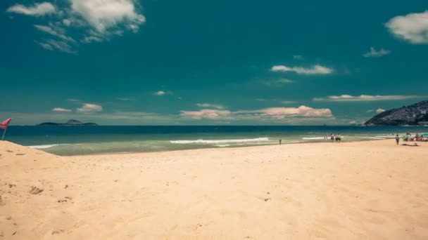 Пляж Іпанема, в Бразилії — стокове відео