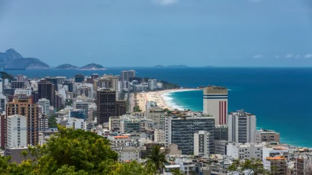 Rio de Janeiro Ipanema strandtól és a város látképe — Stock videók