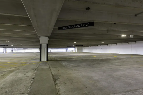 Empty parking garage — Stock Photo, Image