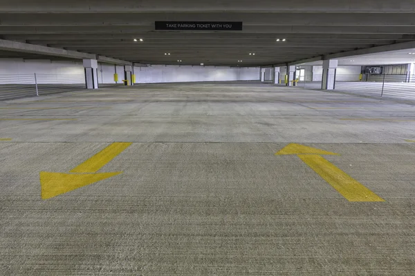 Empty parking garage — Stock Photo, Image