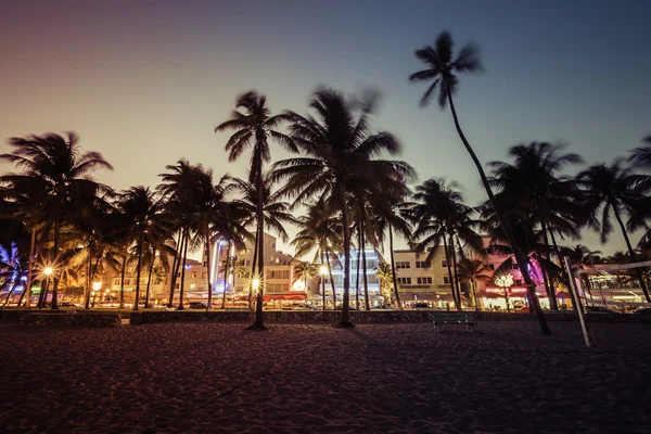 Ocean Drive street with illuminated buildings — Stock Photo, Image