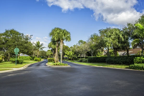 Gated community road — Stock Photo, Image