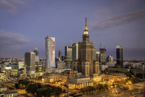 Warschau centrum met zonsopgang — Stockfoto