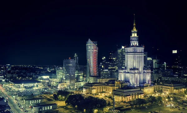 Varsóvia centro da cidade à noite — Fotografia de Stock